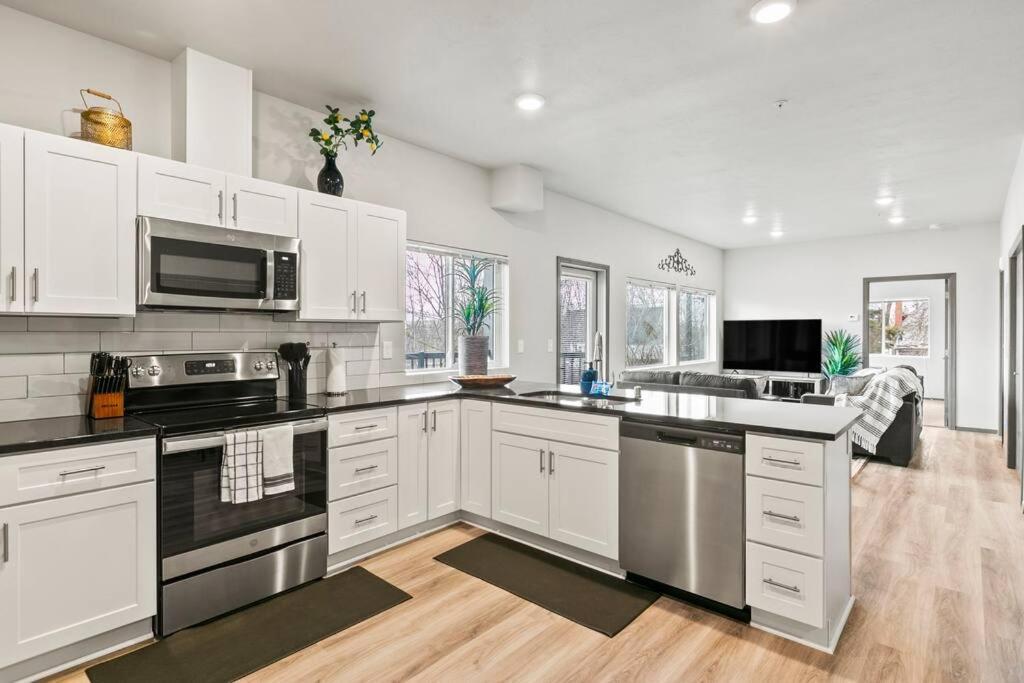 Spacious New 2 Bed 2 Bath Apt By Downtown Spokane Luaran gambar